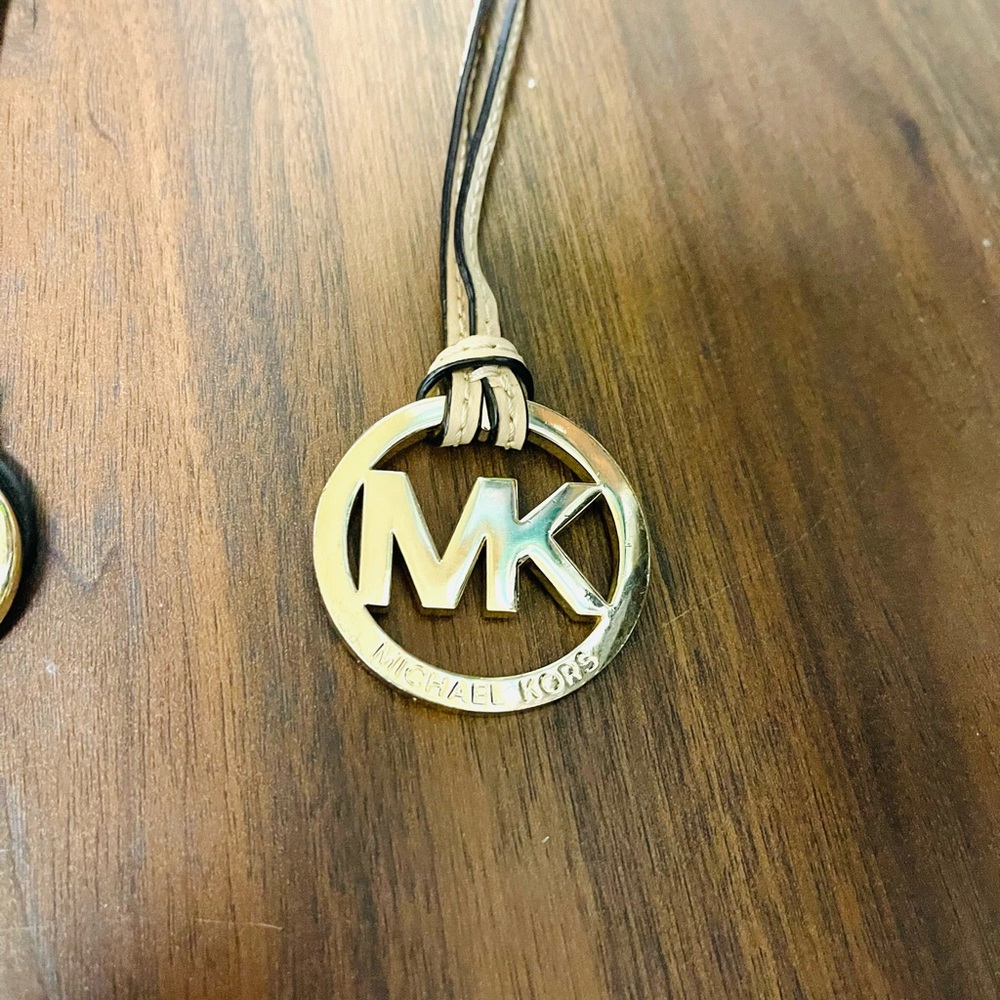 Michael Kors purse charms - Picture 9 of 12